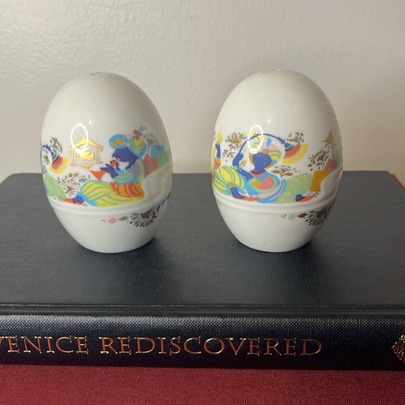 RARE Rosenthal Asimetria Series Porcelain Egg Salt Pepper Shakers Bjorn Wiinblad - Picture 2 of 7